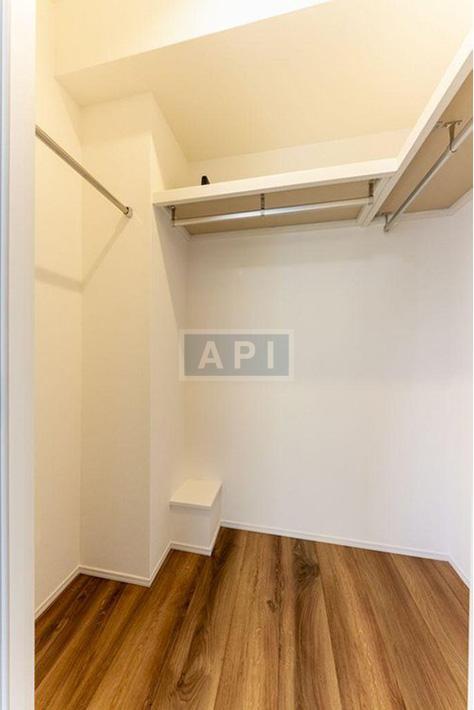  |  Interior photo 09