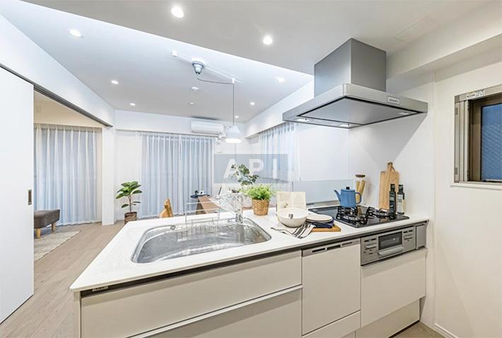  |  Interior photo 04