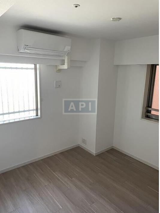  |  Interior photo 03