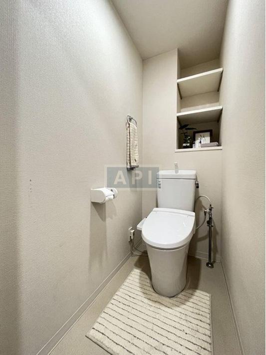  |  Interior photo 11