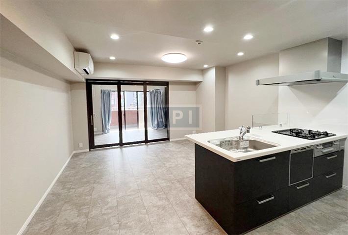  |  Interior photo 02