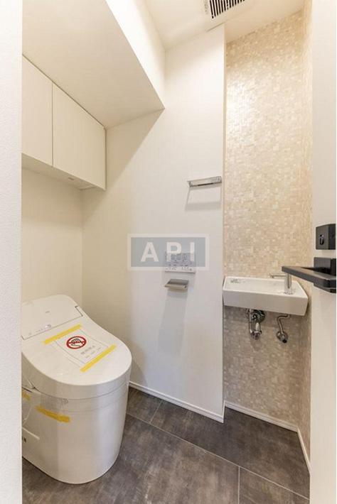  |  Interior photo 16