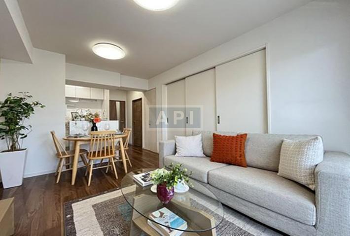  |  Interior photo 03