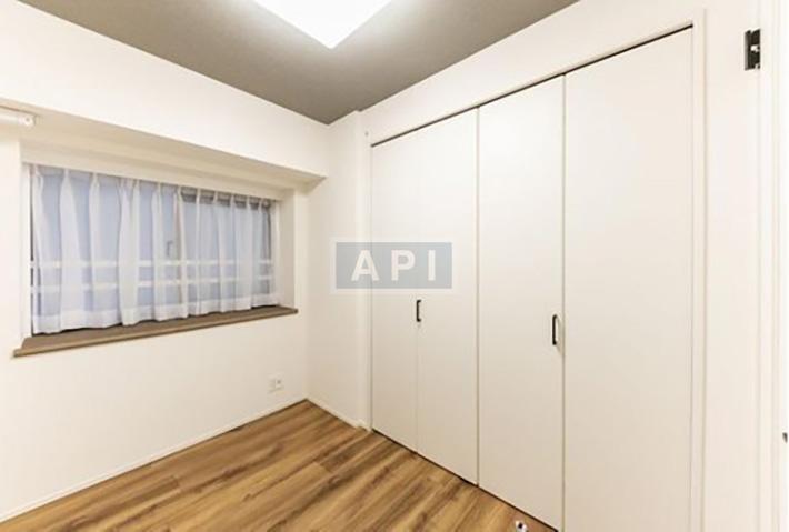  |  Interior photo 08