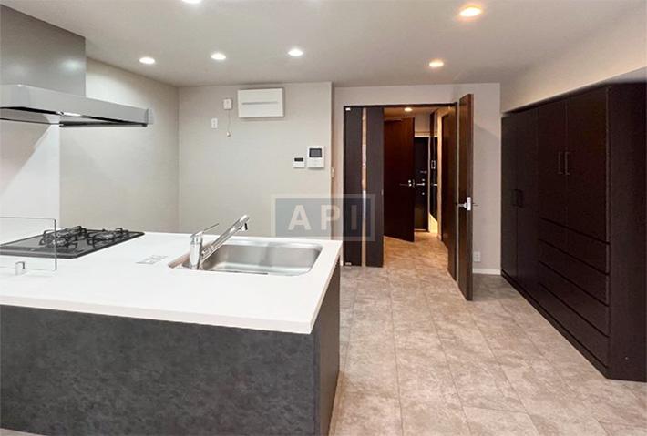  |  Interior photo 03