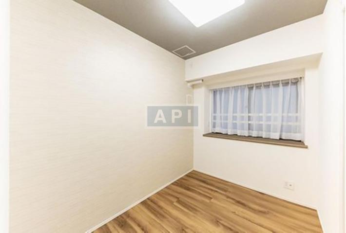  |  Interior photo 07