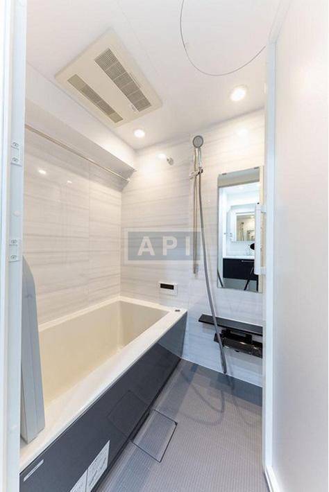  |  Interior photo 15