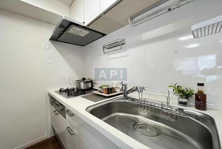  |  Interior photo 05