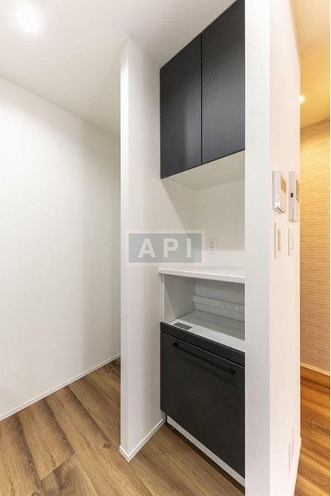  |  Interior photo 12