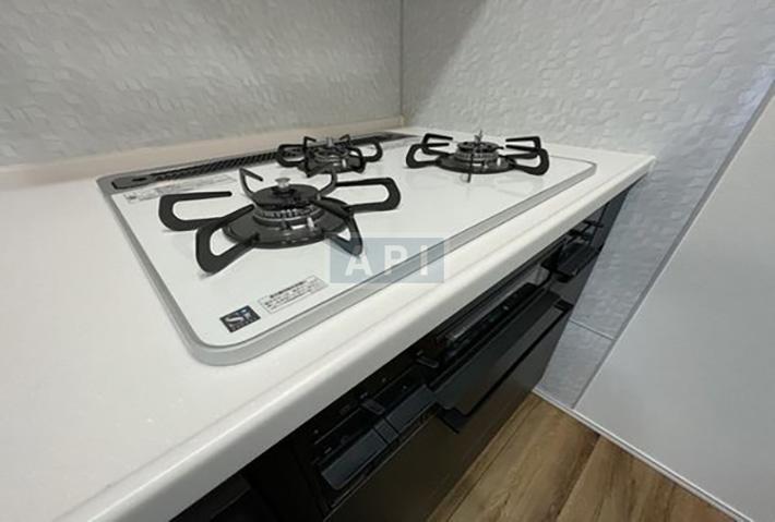  |  Interior photo 11