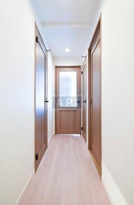  |  Interior photo 13