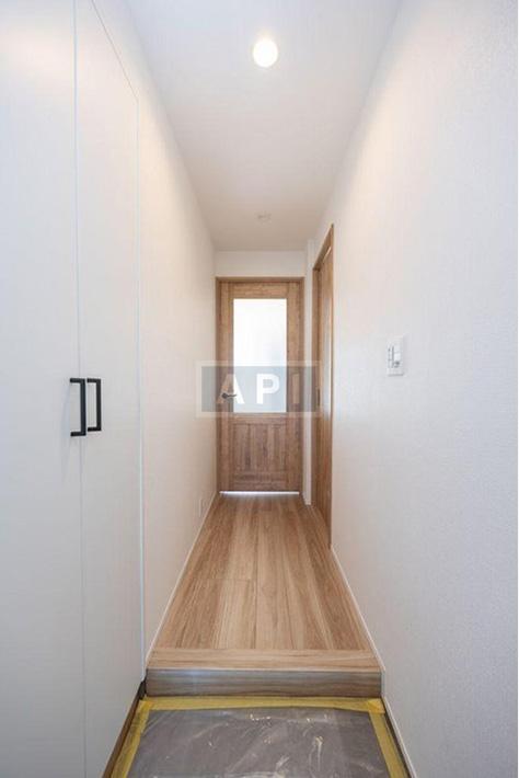  |  Interior photo 15