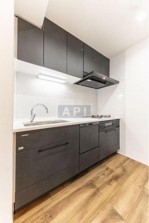  |  Interior photo 10