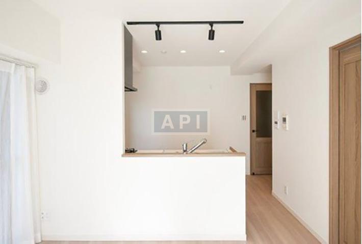  |  Interior photo 03