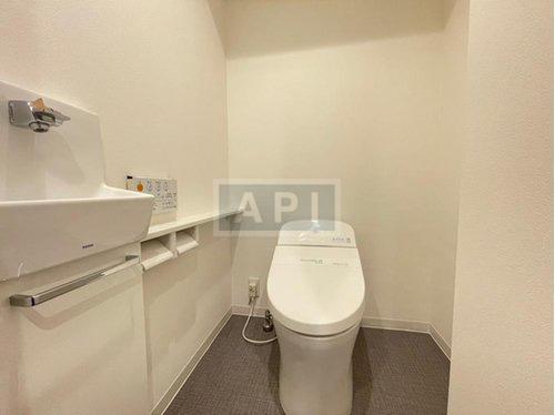  |  Interior photo 13