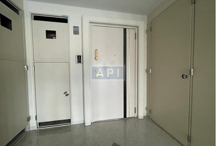  |  Interior photo 15