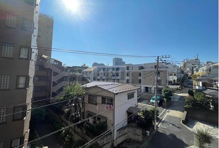  |  Interior photo 16