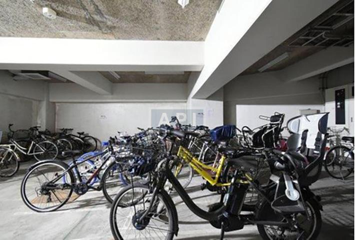  |  Exterior photo 03