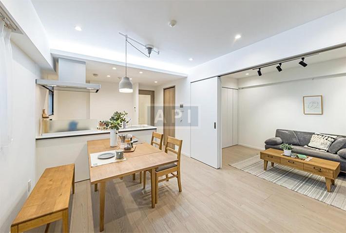  |  Interior photo 02