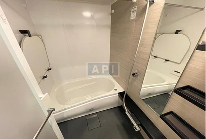  |  Interior photo 12