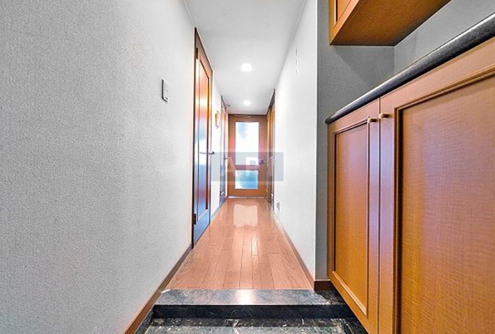  |  Interior photo 07