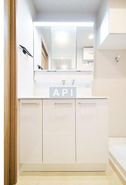  |  Interior photo 08