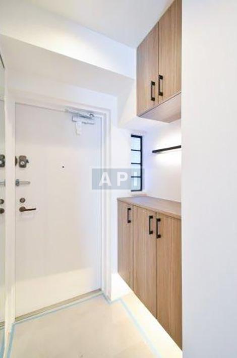  |  Interior photo 14