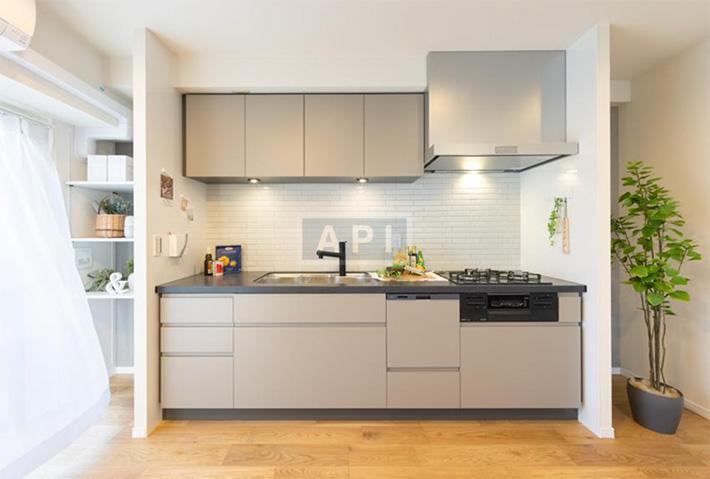  |  Interior photo 04