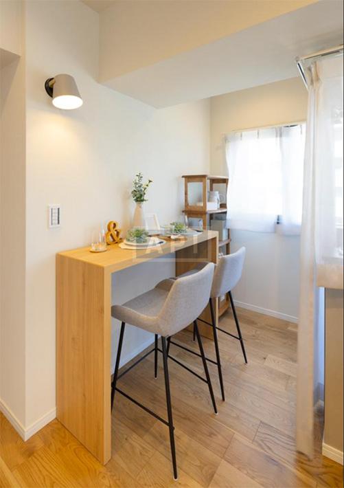  |  Interior photo 06