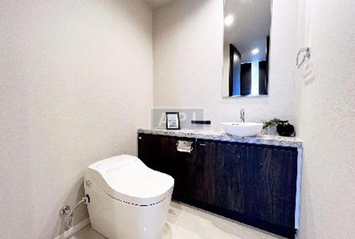  |  Interior photo 08